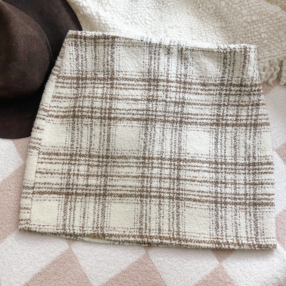 Gilli Plaid Tweed Brown and White Preppy Mini Skirt